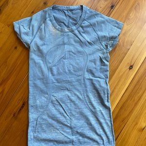 Lululemon swiftly tech short sleeve size 6